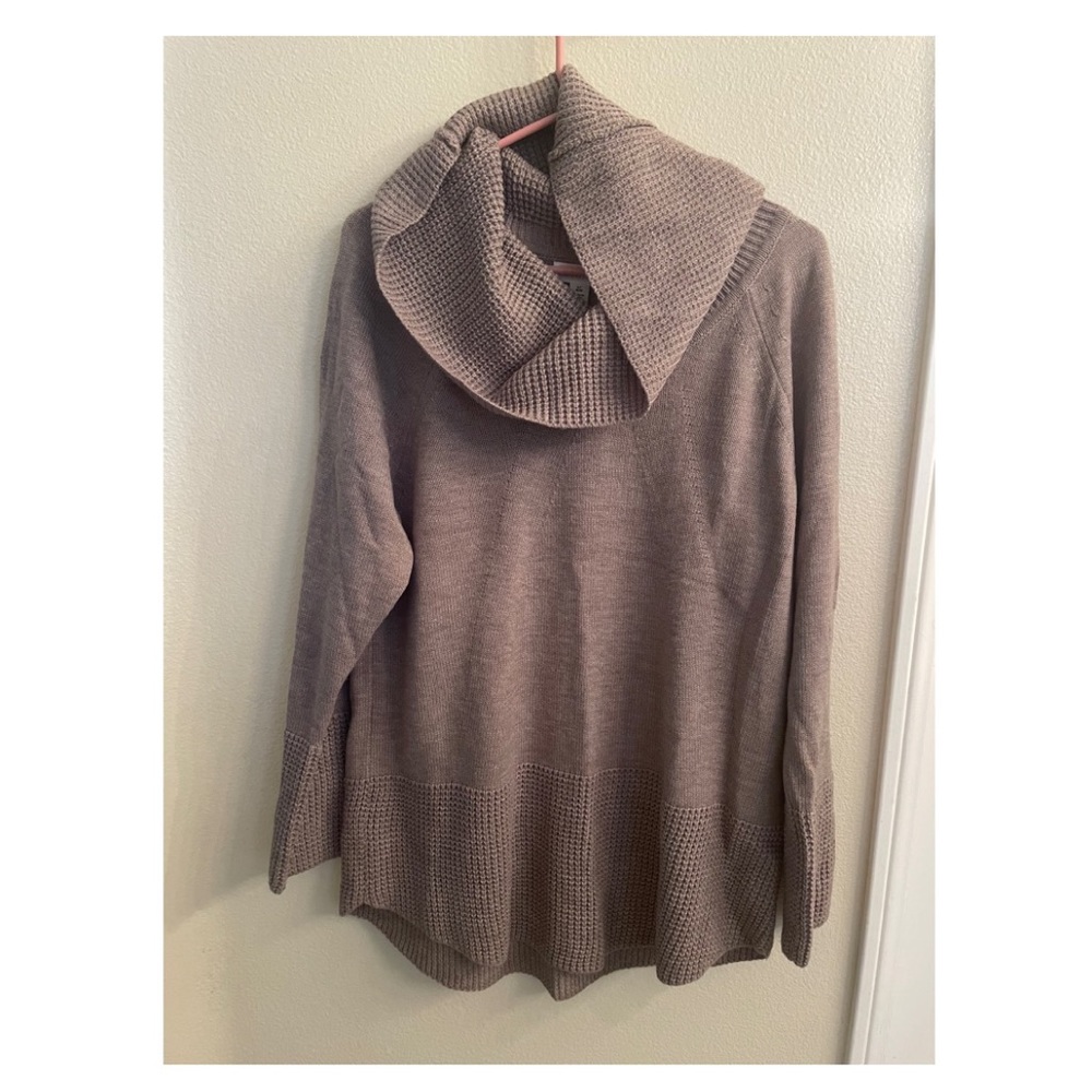 EUC Calvin Klein sweater